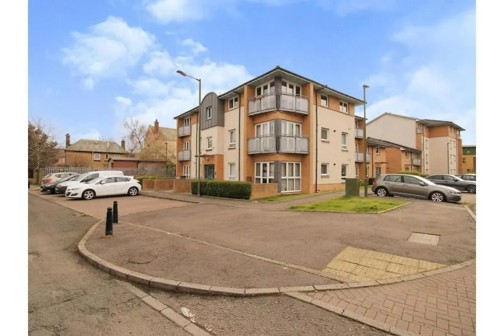 Discover Urban Oasis-Two Bedroom Flat Edinburgh
